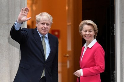 Boris Johnson y Ursula van der Leyen (Reuters)