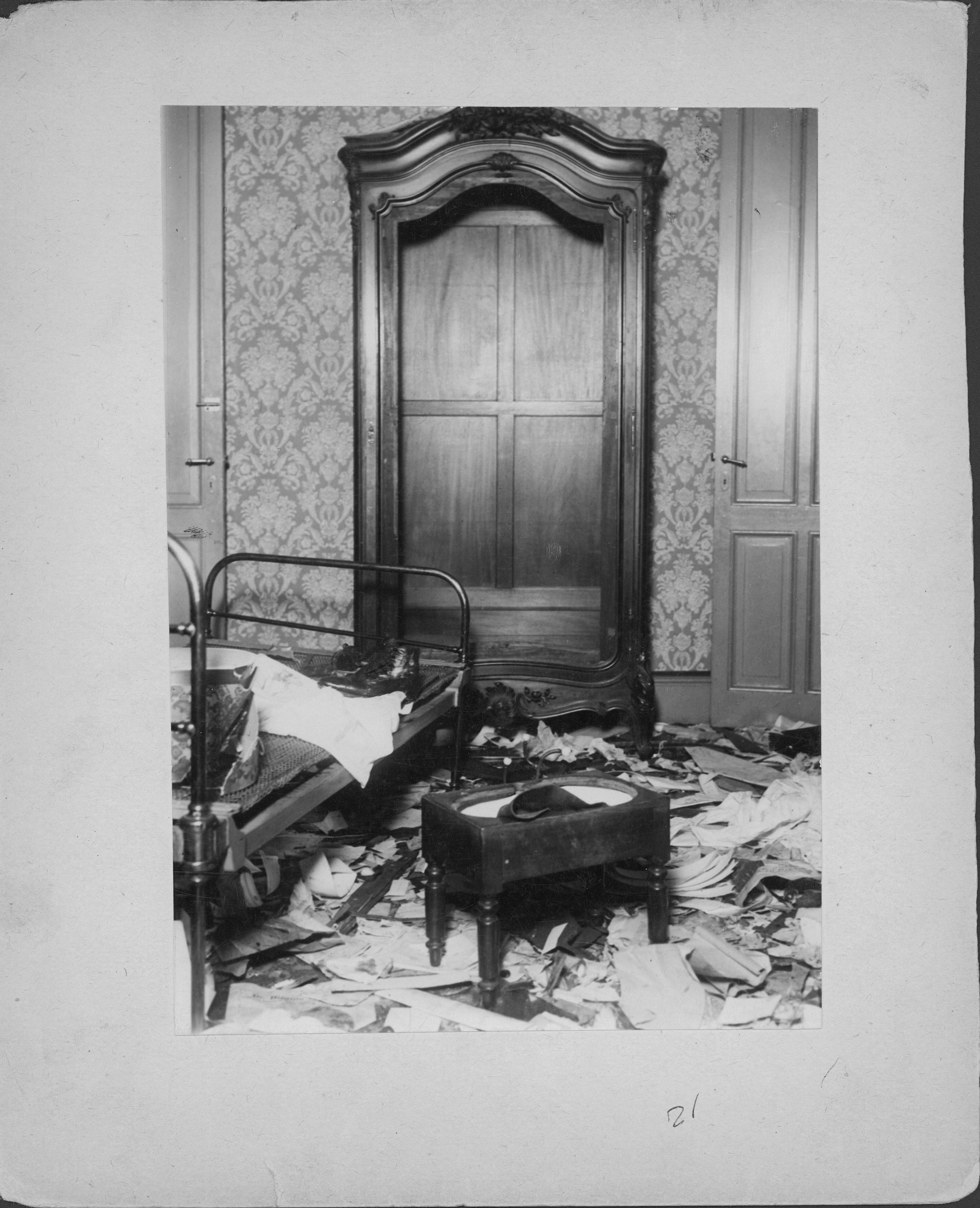 La casa de Yrigoyen tras el saqueo (Archivo General de la Nación)