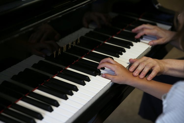 Se aprenderá cómo usar diferentes herramientas tecnológicas para optimizar la producción musical (Reuters/ Costas Baltas)