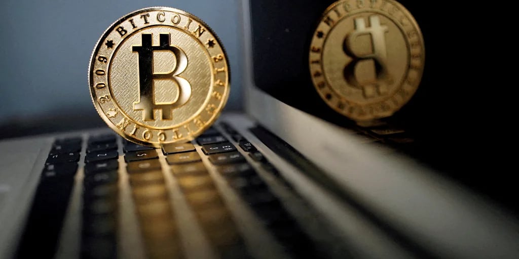 El Bitcoin cae 20% desde su récord de marzo: cómo evolucionará en las próximas semanas