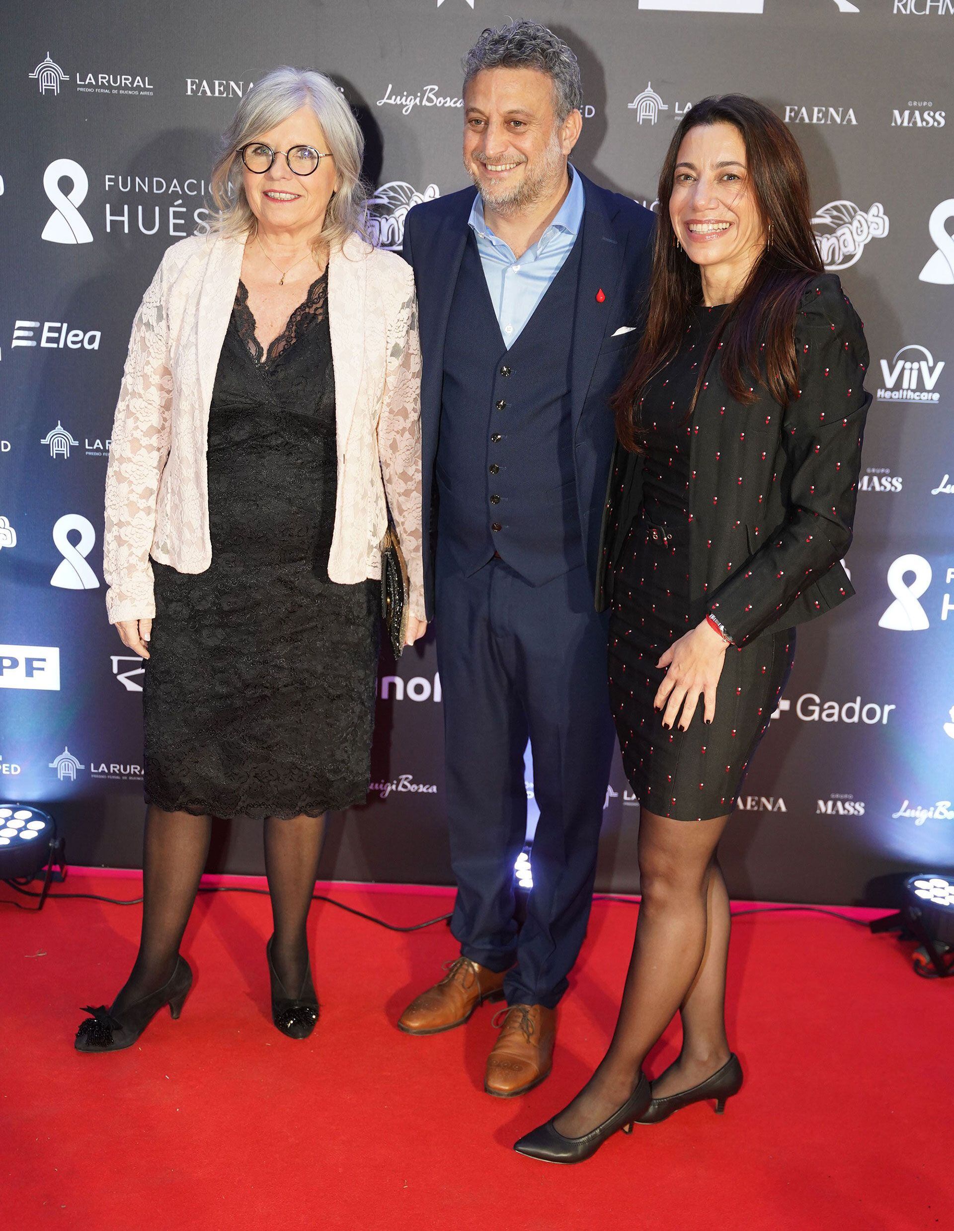 La legisladora porteña, Ana María Bou Pérez, ex ministra de Salud porteña, junto a Leandro Cahn y Analía Baum