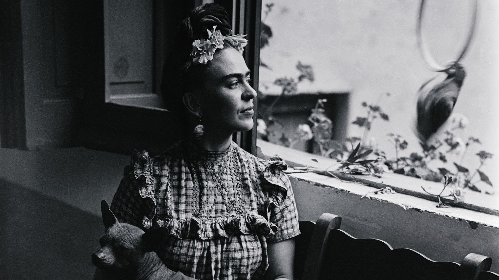 Frida Kahlo: "Escríbeme mucho. Tú mejor que nadie sabe qué gusto me dará recibir cartas de ustedes y, sobre todo, tuyas. Así es que no dejes de escribirme". (Getty Images)