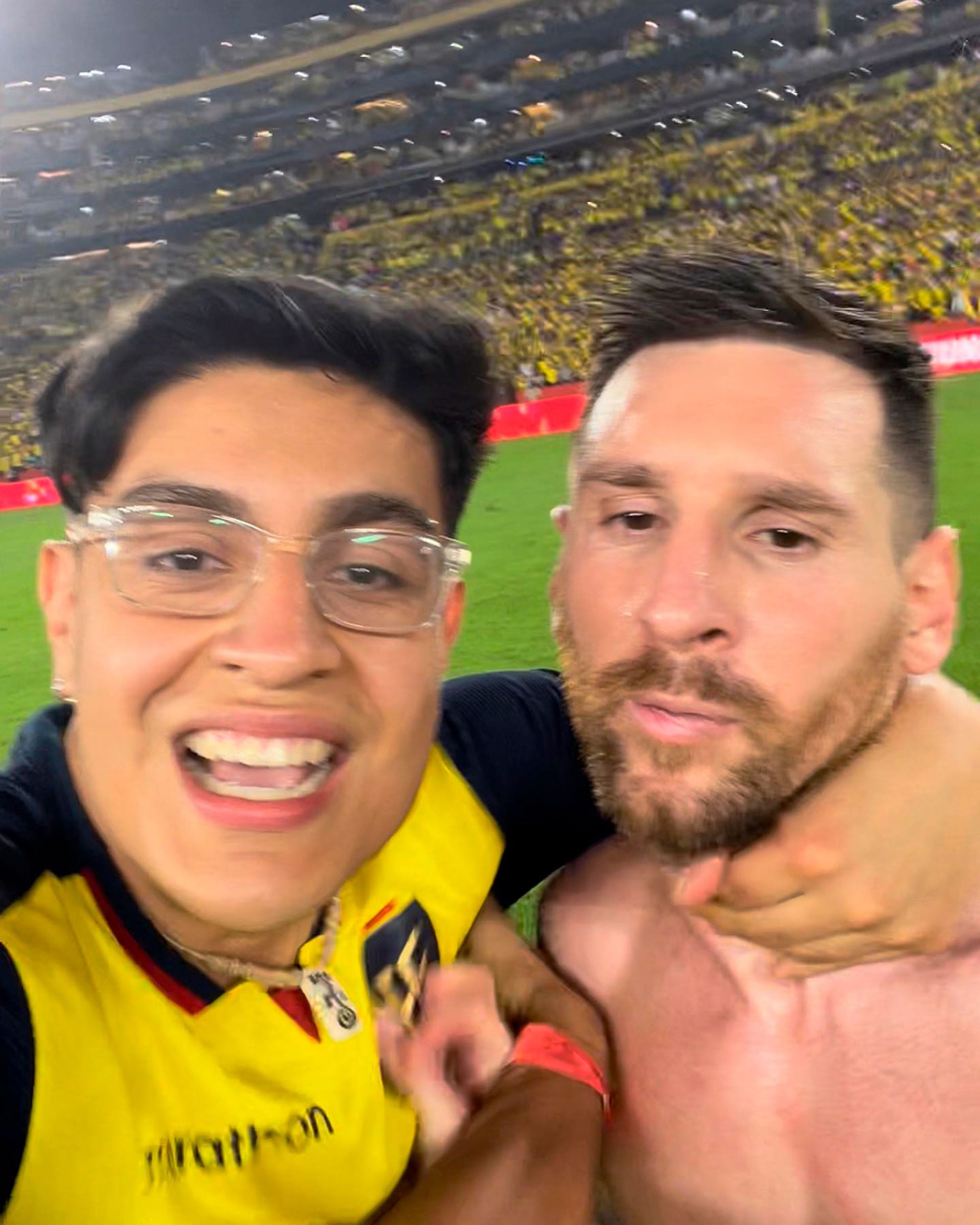 Un tifoso ecuadoriano ha messo a disagio Messi dopo la partita