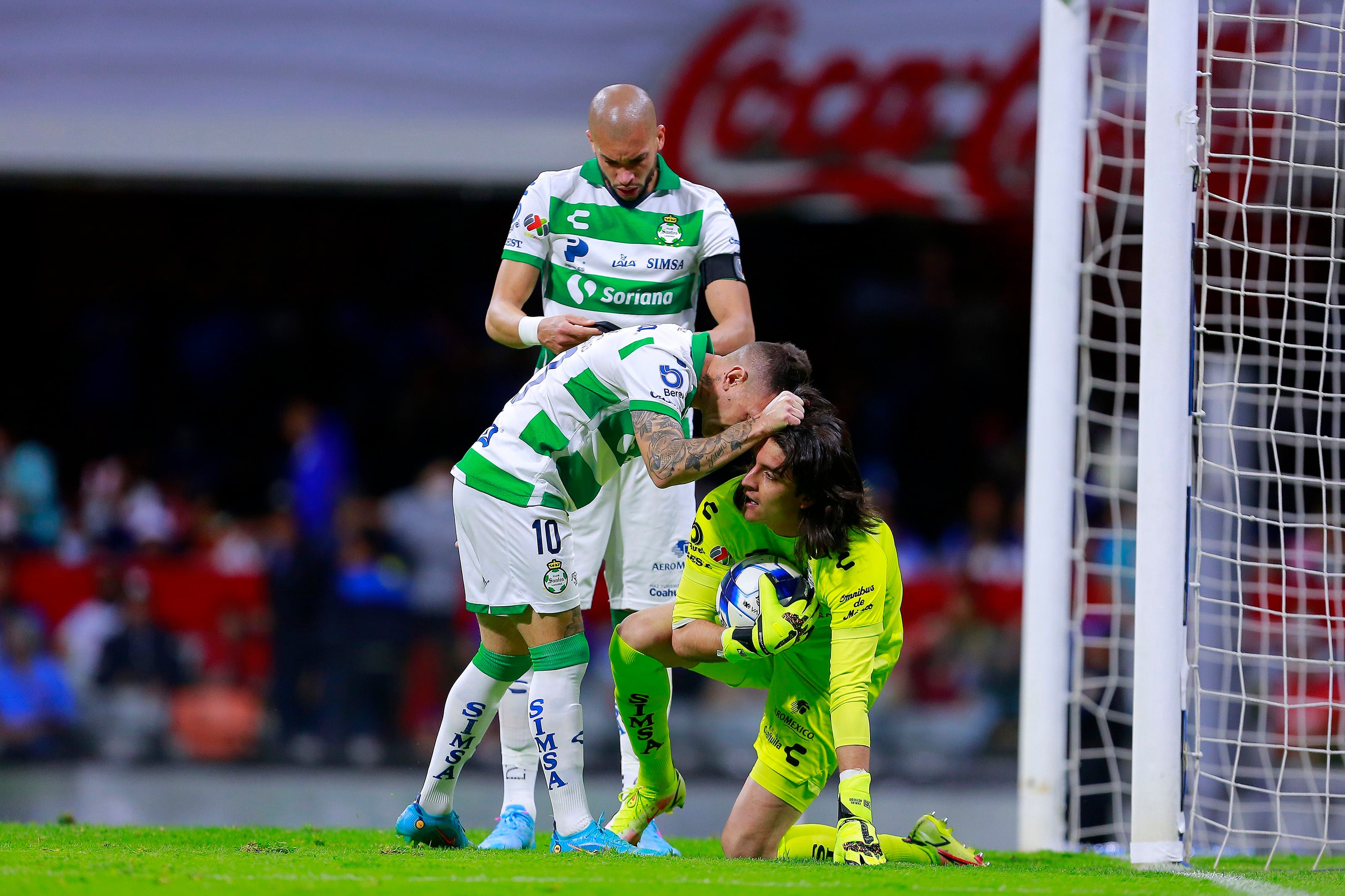 卡洛斯·阿塞维多救了乌里尔·安图纳的监狱