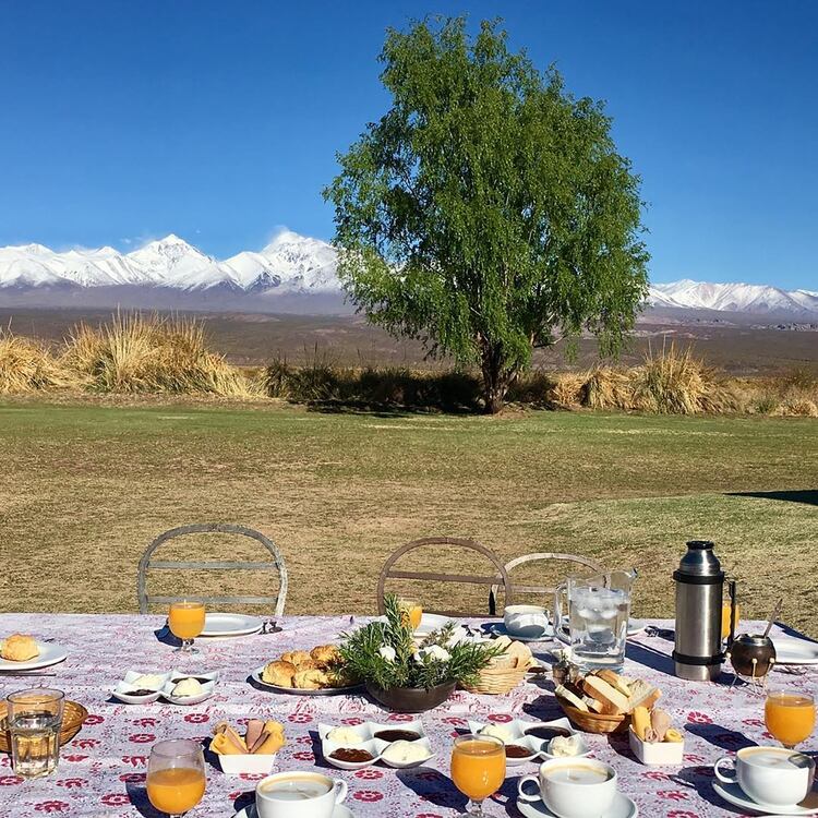 “Esto nos pulverizó. Semana Santa es la época de recaudar. En Barreal, para esta época del año, todo el mundo ‘hace caja’ y se prepara para afrontar el invierno, que es muchísimo más duro”, resume Aurelio Martín, administrador de la Posada de los Patos.