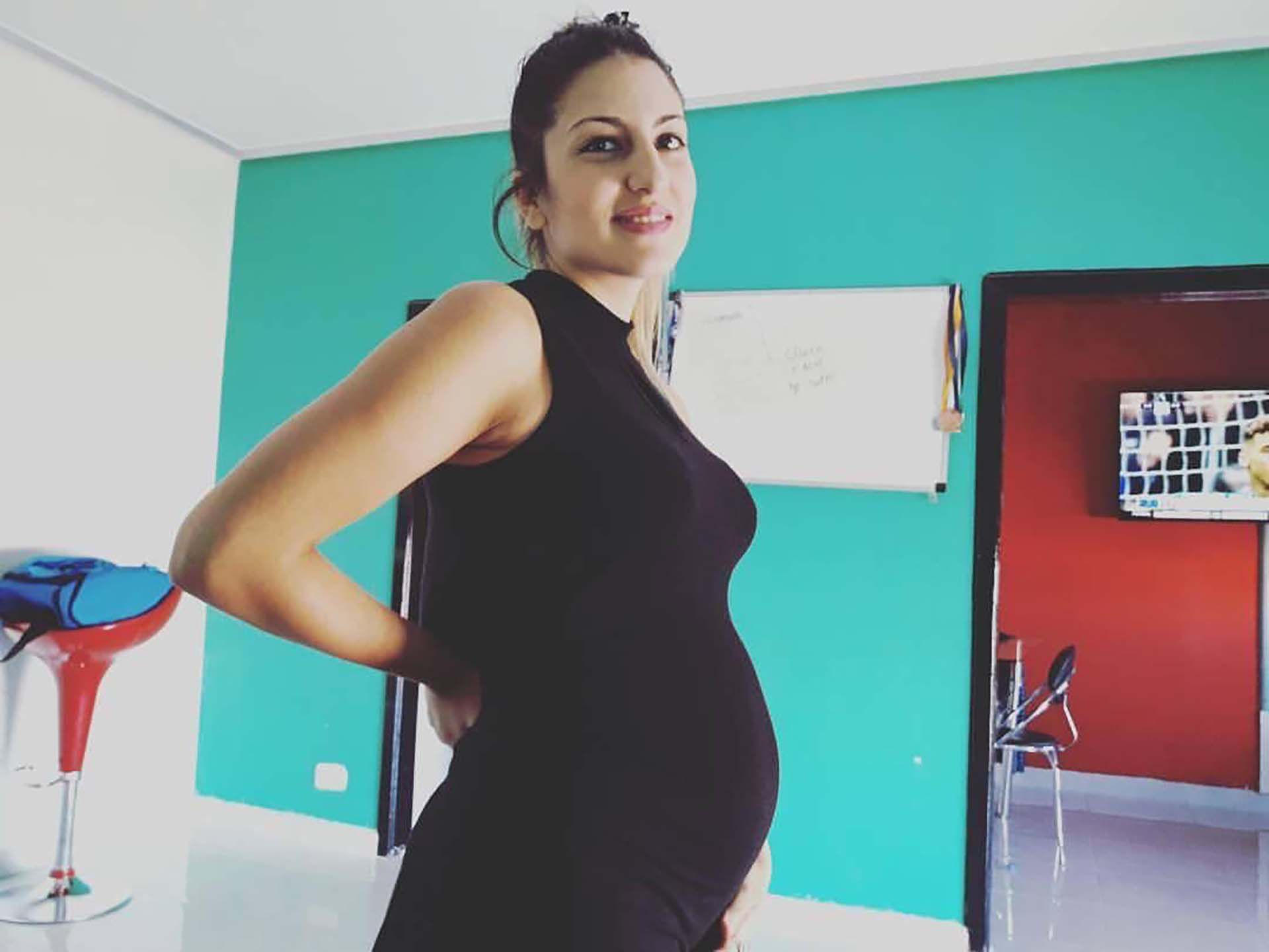 Aunque Anabella había comenzado a cambiar su cabeza en pleno embarazo, ella toma como referencia de su cambio de vida el 6 de septiembre de 2017, cuando León llegó al mundo