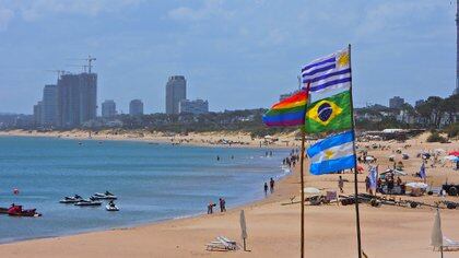 Uruguay busca atraer residentes fiscales de los países vecinos