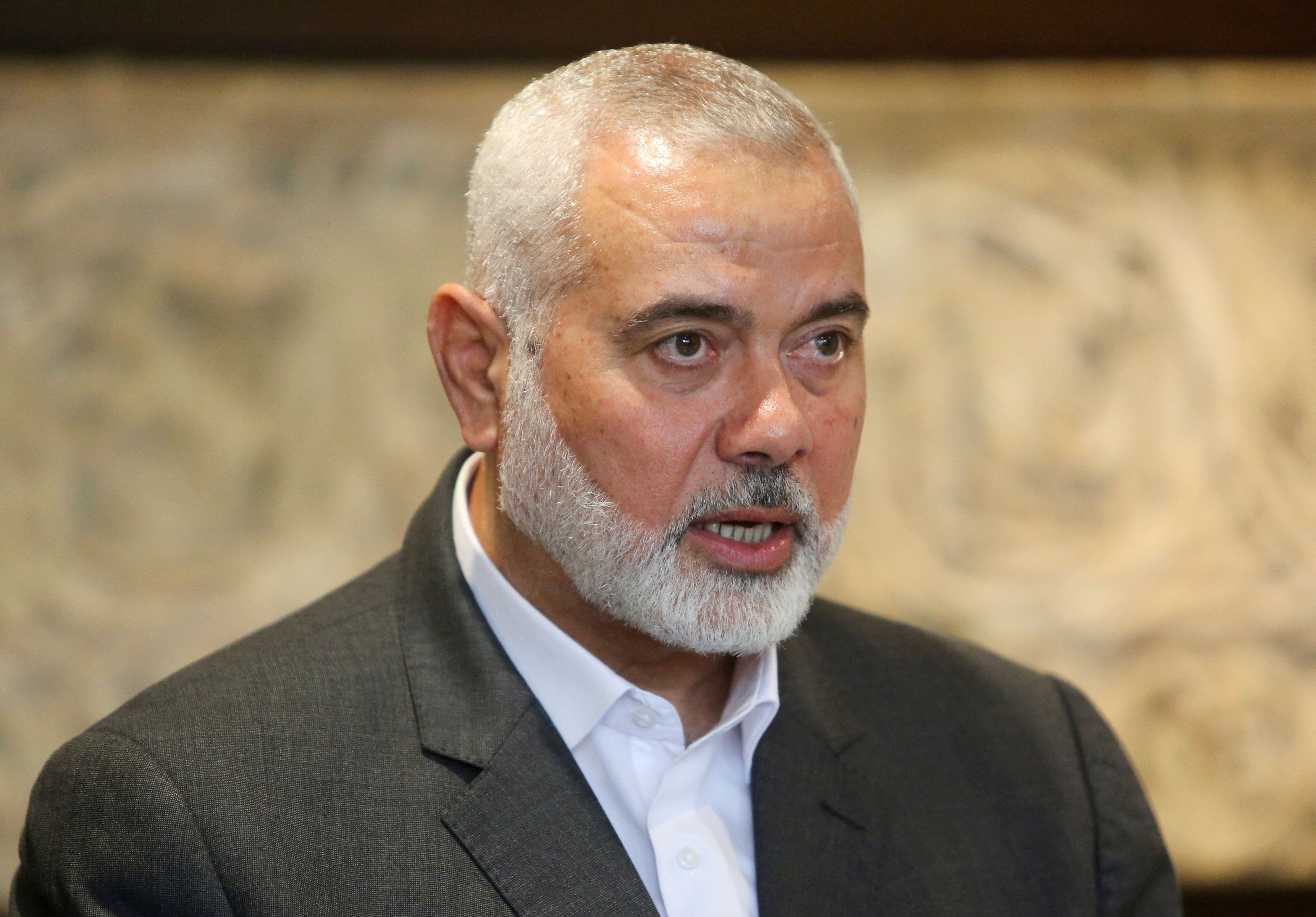 El máximo líder del grupo palestino Hamas, Ismail Haniyeh, habla tras reunirse con el presidente del Parlamento libanés, Nabih Berri, en Beirut, Líbano, 28 de junio de 2021. REUTERS/Aziz Taher/Archivo