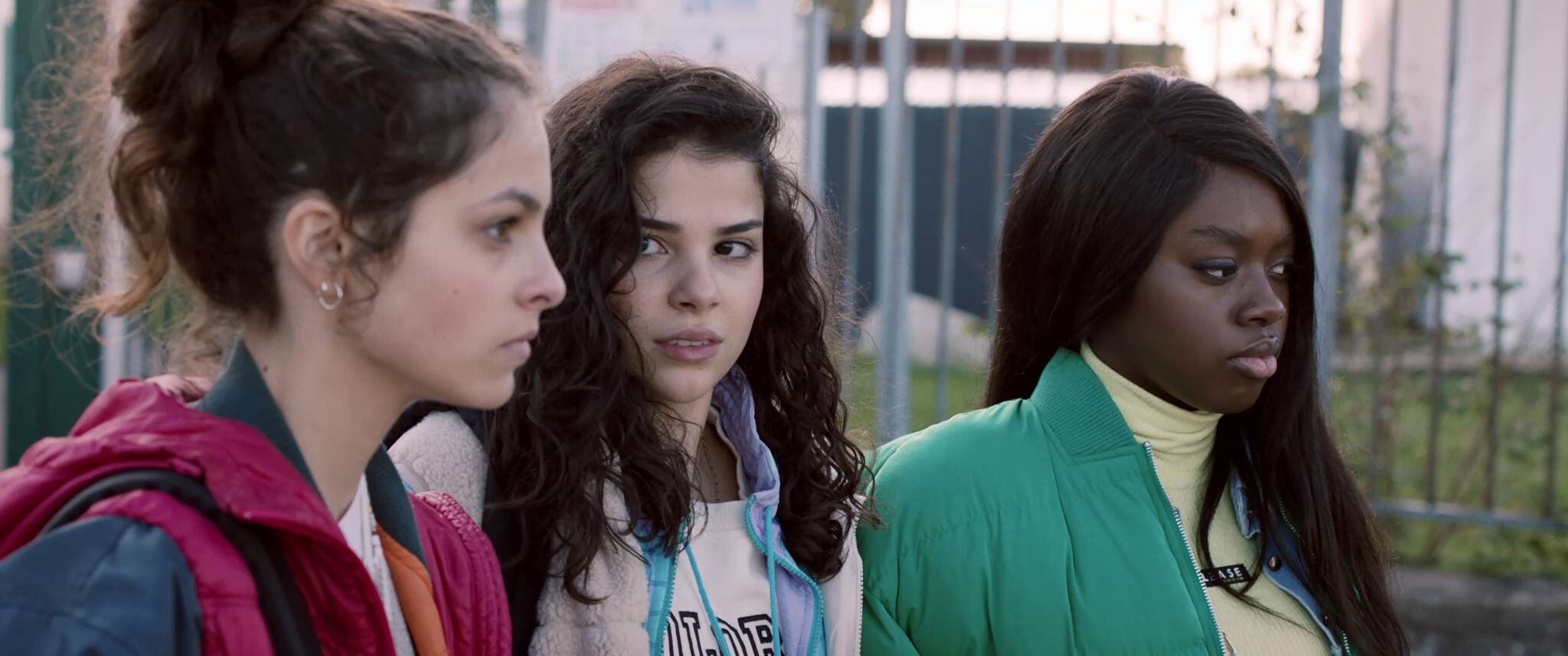 Amina, Djeneba y Zineb, tres amigas muy distintas y las protagonistas de 'HLM Pussy', la primera película de Nora El Hourch