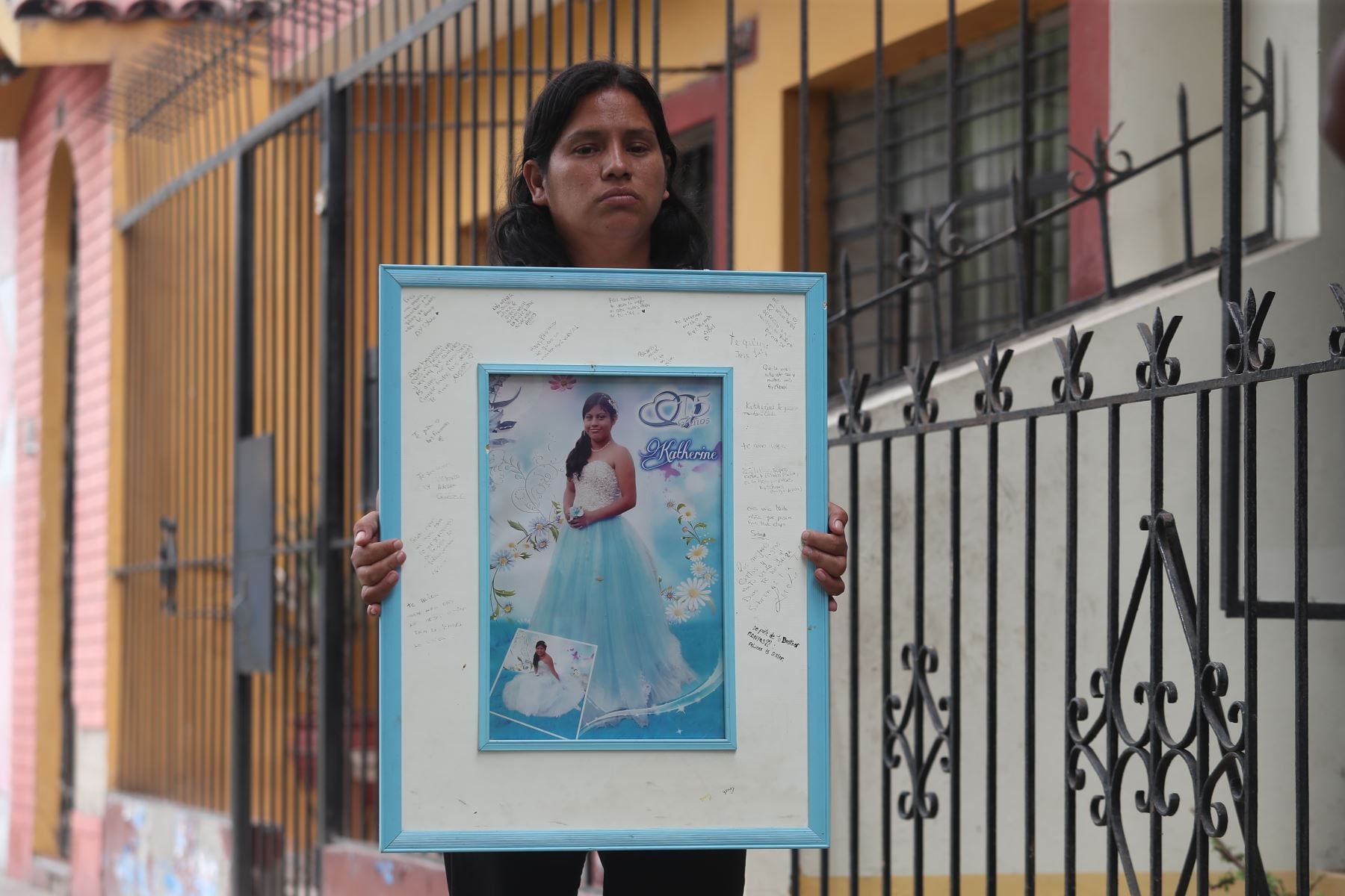 Cynthia Machare le pide al presidente de Colombia, Gustavo Petro, firmar los documentos que aprueben la extradición  del feminicida Sergio Tarache. (Andina)
