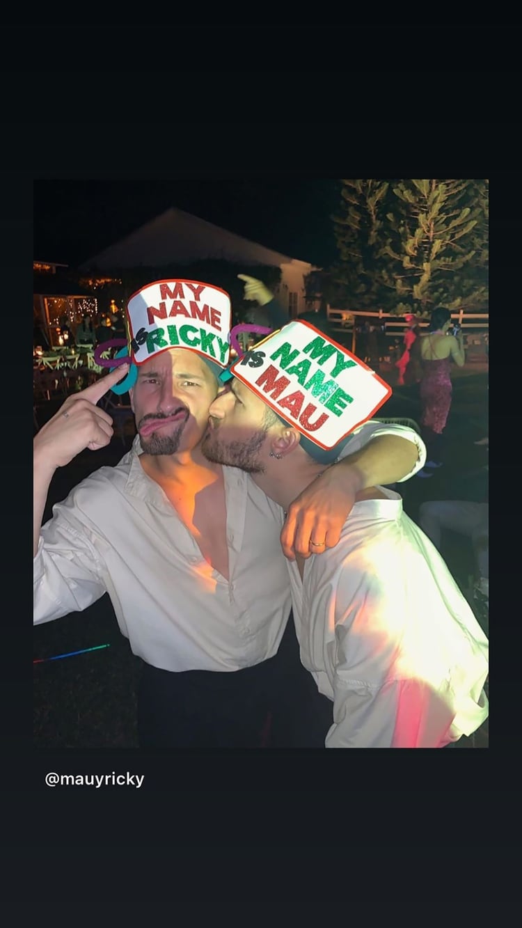 Ricky y Mau Montaner, en la fiesta de casamiento de su hermana menor (Instagram)