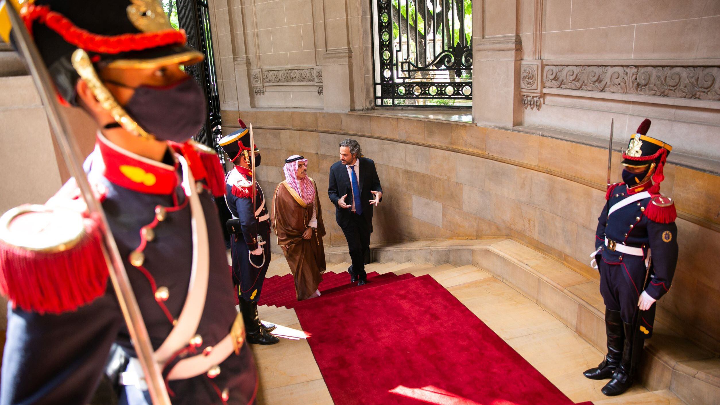 reunión entre el canciller argentino, Santiago Cafiero, y el de Arabia Saudita, el principe Faisal.