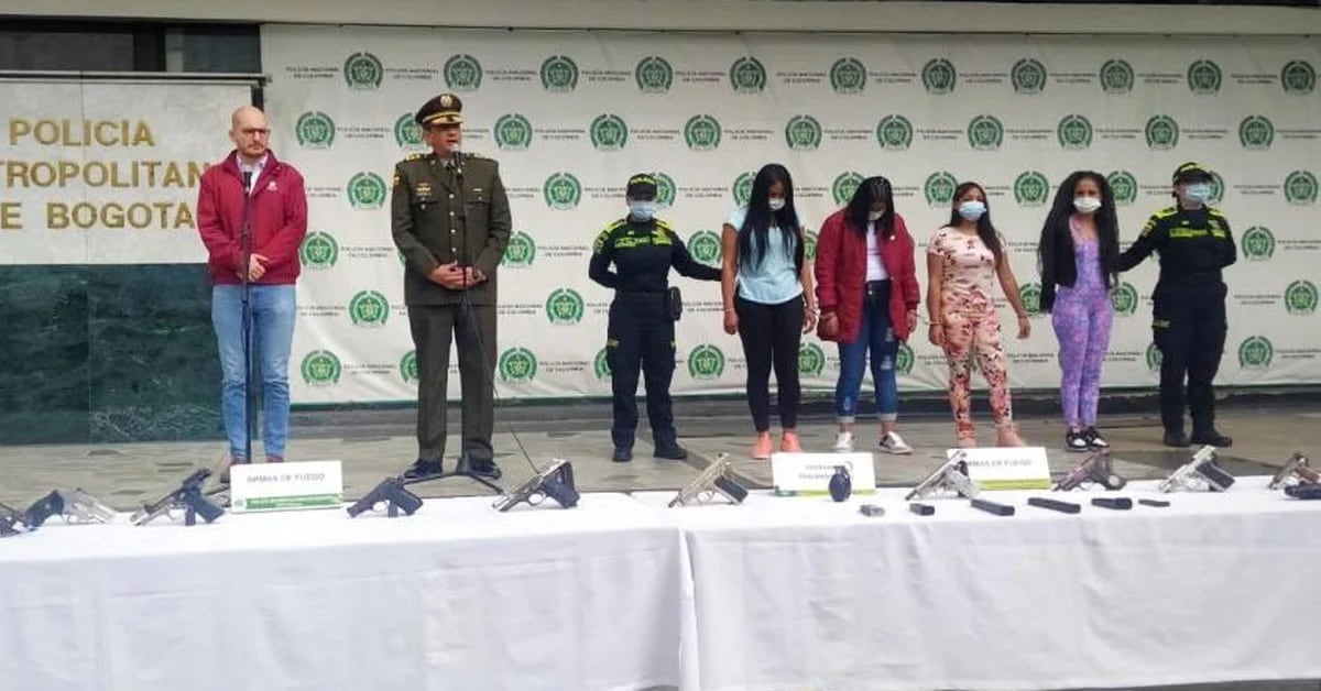 They captured four Venezuelan women with 23 guns, who were about to go to Bogotá