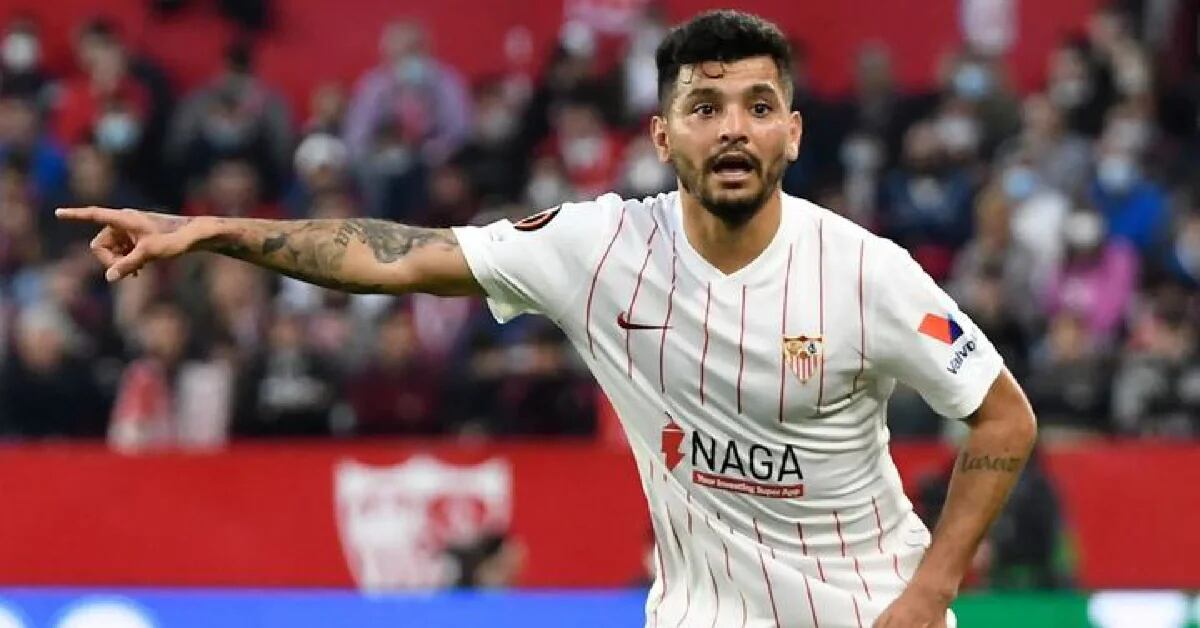 Tecatito Corona reappeared in a Sevilla squad after seven months out of injury