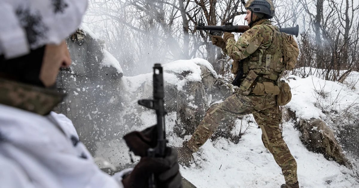 Ukraine has announced that its forces have withdrawn to the outskirts of Maringa, a town Russia claims it captured.
