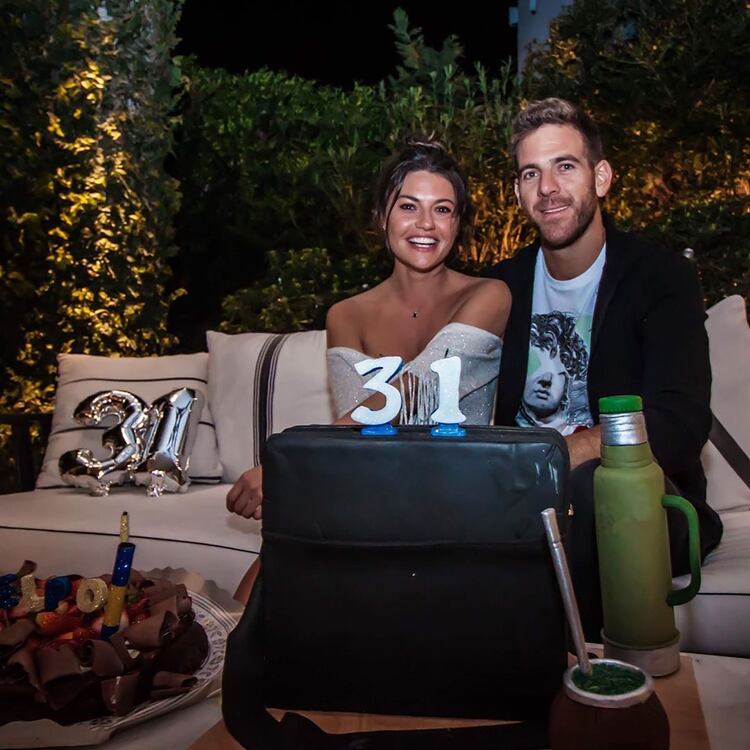 La pareja blanqueó su noviazgo a mediados de año 