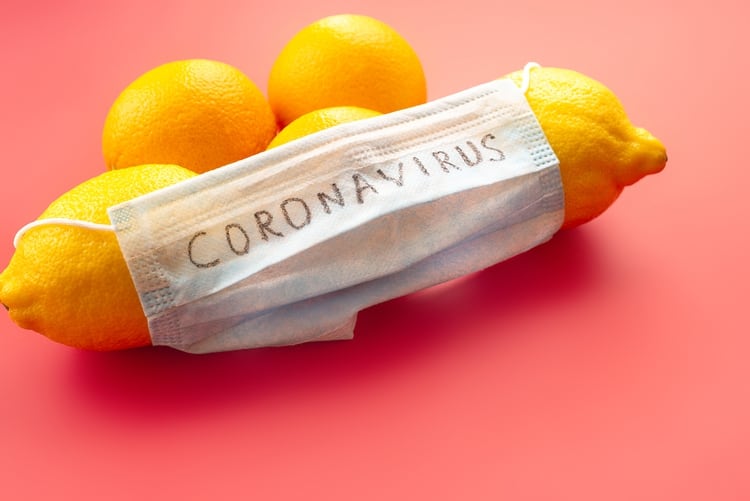 ¿Se puede propagar el coronavirus a través de cosas como carritos de compras y envases de alimentos? (Shutterstock)