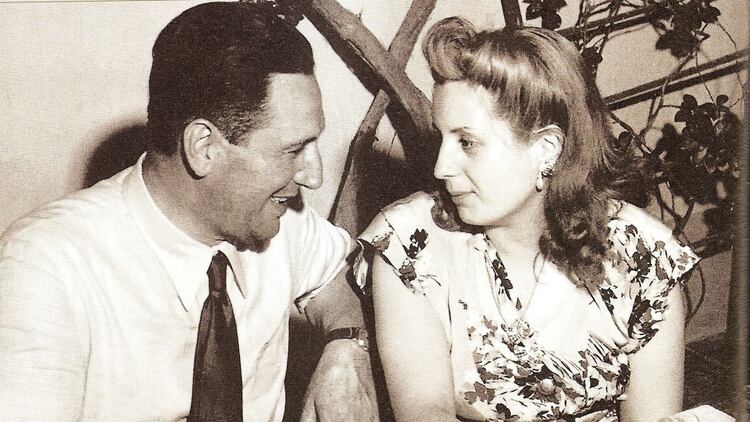 Como secretario del presidente Juan Domingo Perón y hermano de Eva, Juan Duarte se había convertido en un hombre al que todos los hombres de poder buscaban