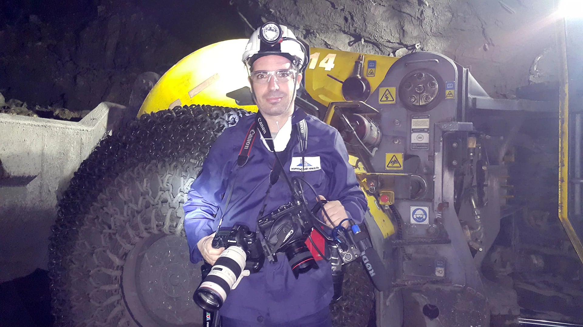 El periodista Ricardo Marquina a 1050 metros bajo tiene, en la mina de Taimyrski.