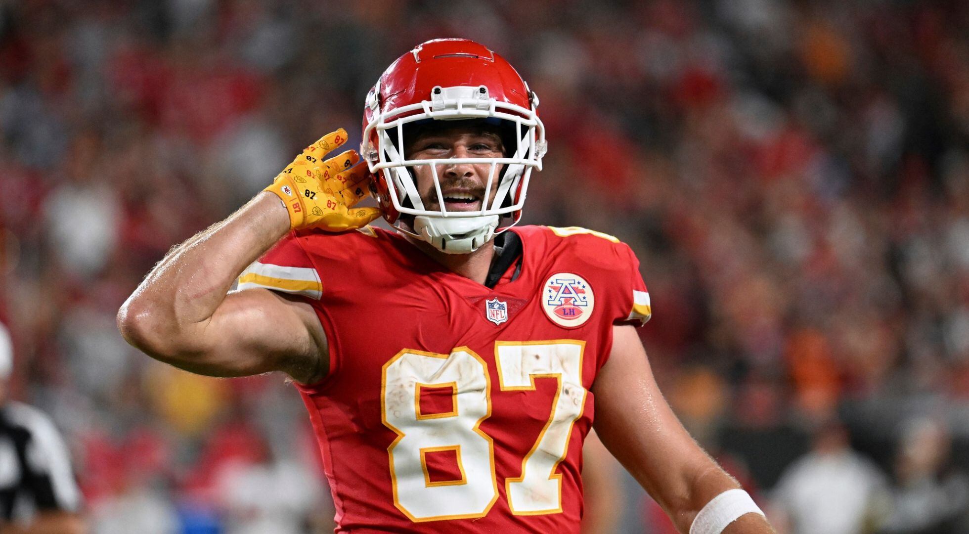 Travis Kelce revela su afición por el Club América durante conferencia del Super Bowl