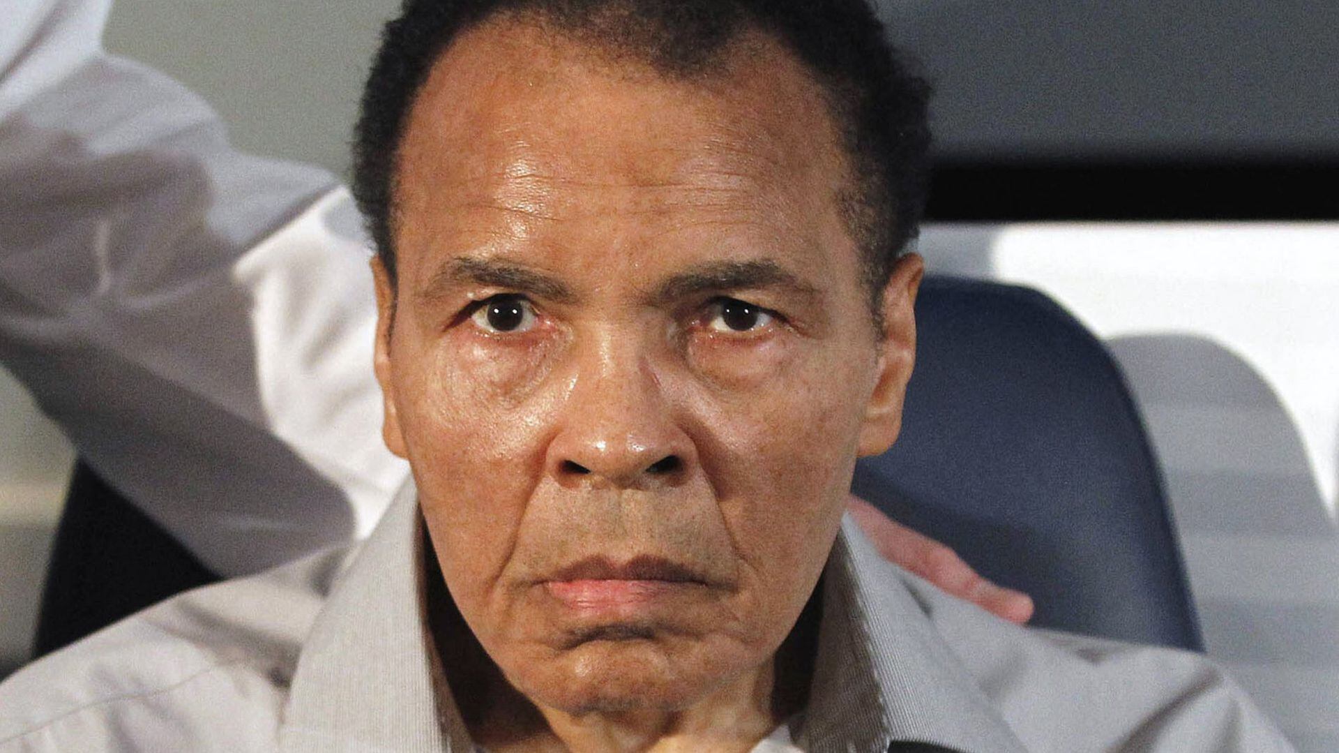El campeón mundial de boxeo murió a los 74 años (AP)