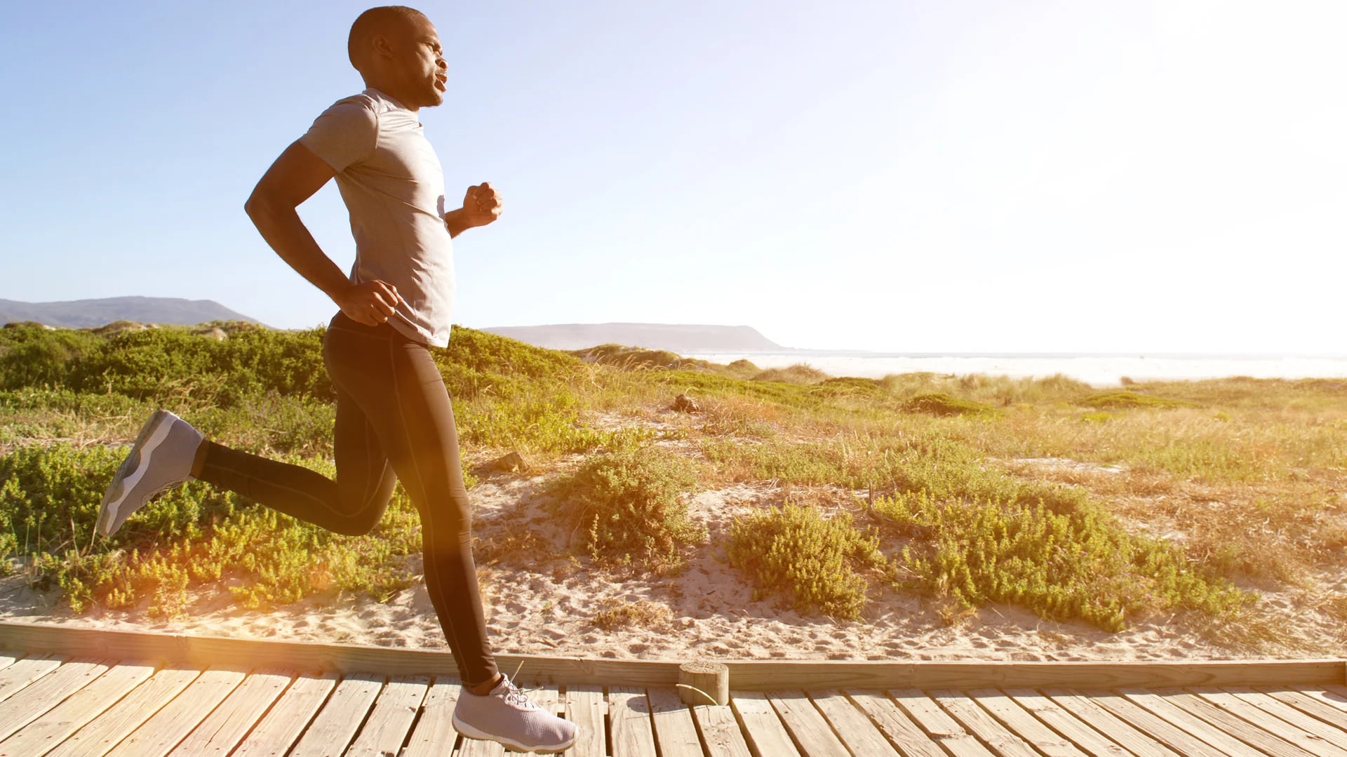 Correr es uno de los deportes más efectivos para adelgazar, lo que sirve para que la capacidad física mejore (iStock)