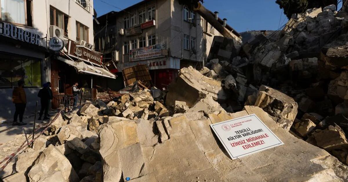 After the earthquake in Turkey, aid focuses on the homeless and the destitute