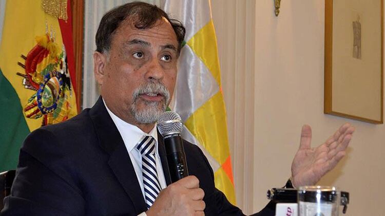 El embajador argentino en Bolivia Armando Alvarez García 