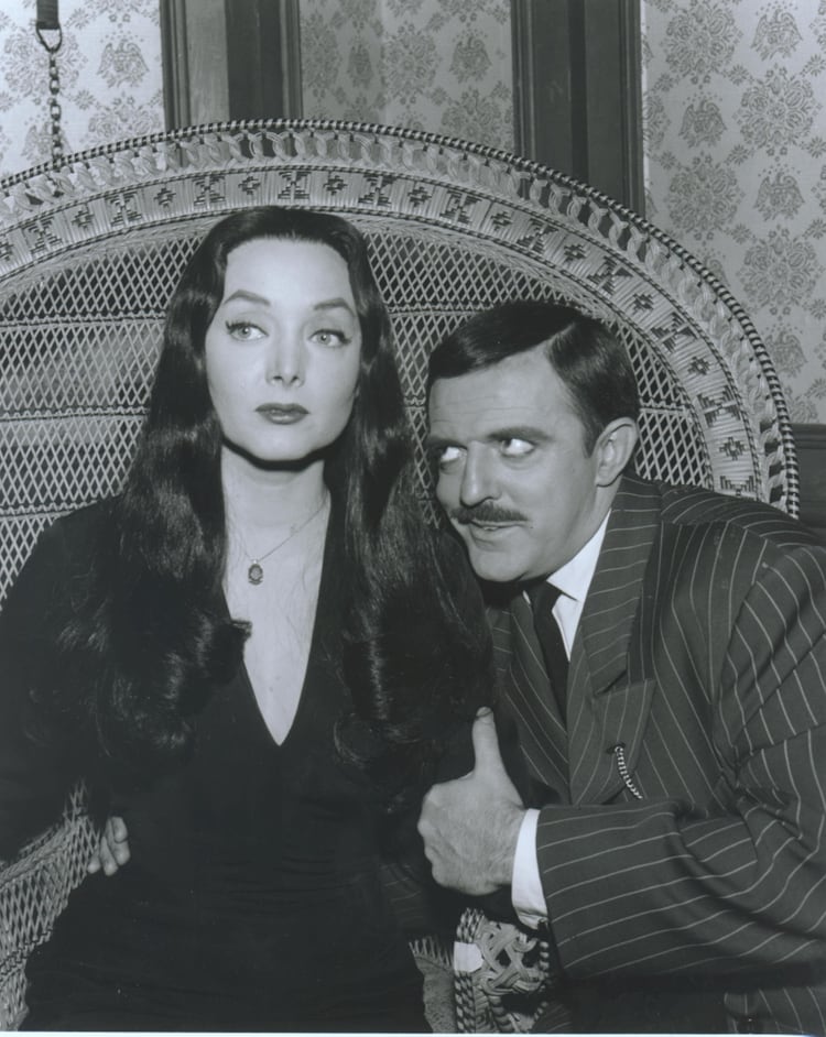Los Locos Addams La Historia Detras De Una Familia Muy Normal Y