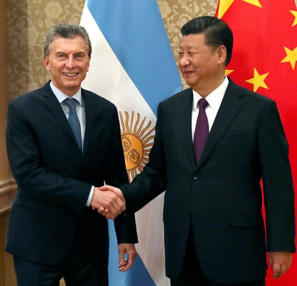 Mauricio Macri con Xi Jinping, el hombre todopoderoso de China que extiende su influencia en América Latina