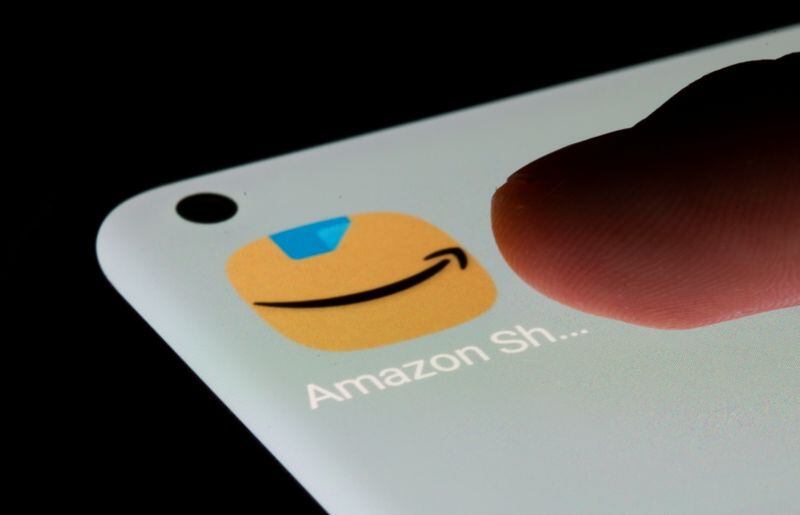 App de Amazon en smartphone en ilustración tomada el 13 julio 2021.
REUTERS/Dado Ruvic