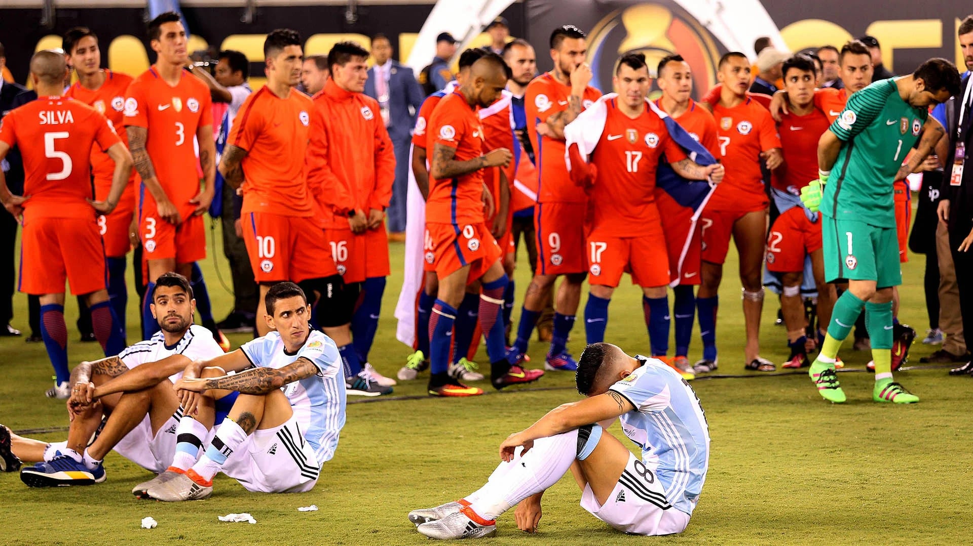 El seleccionado argentino, al igual que hace un año en Santiago, perdió por penales ante Chile 4-2 (Télam)