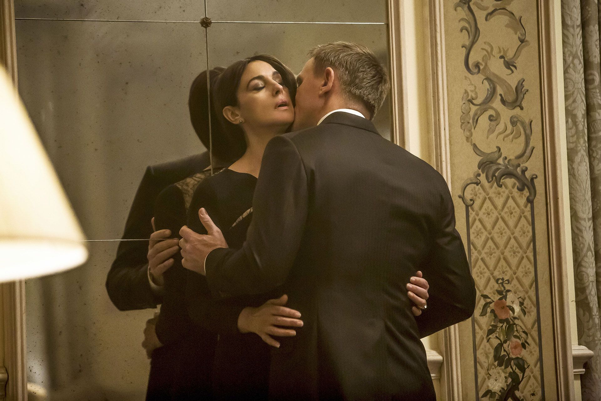Monica Bellucci y Daniel Craig, en James Bond (Shutterstock)