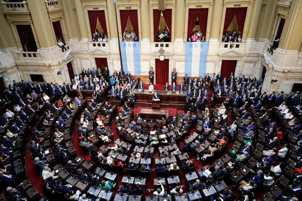 Tono fundacional, frases duras sobre la “casta” y condena del pasado: el vestido para llamar a un pacto político