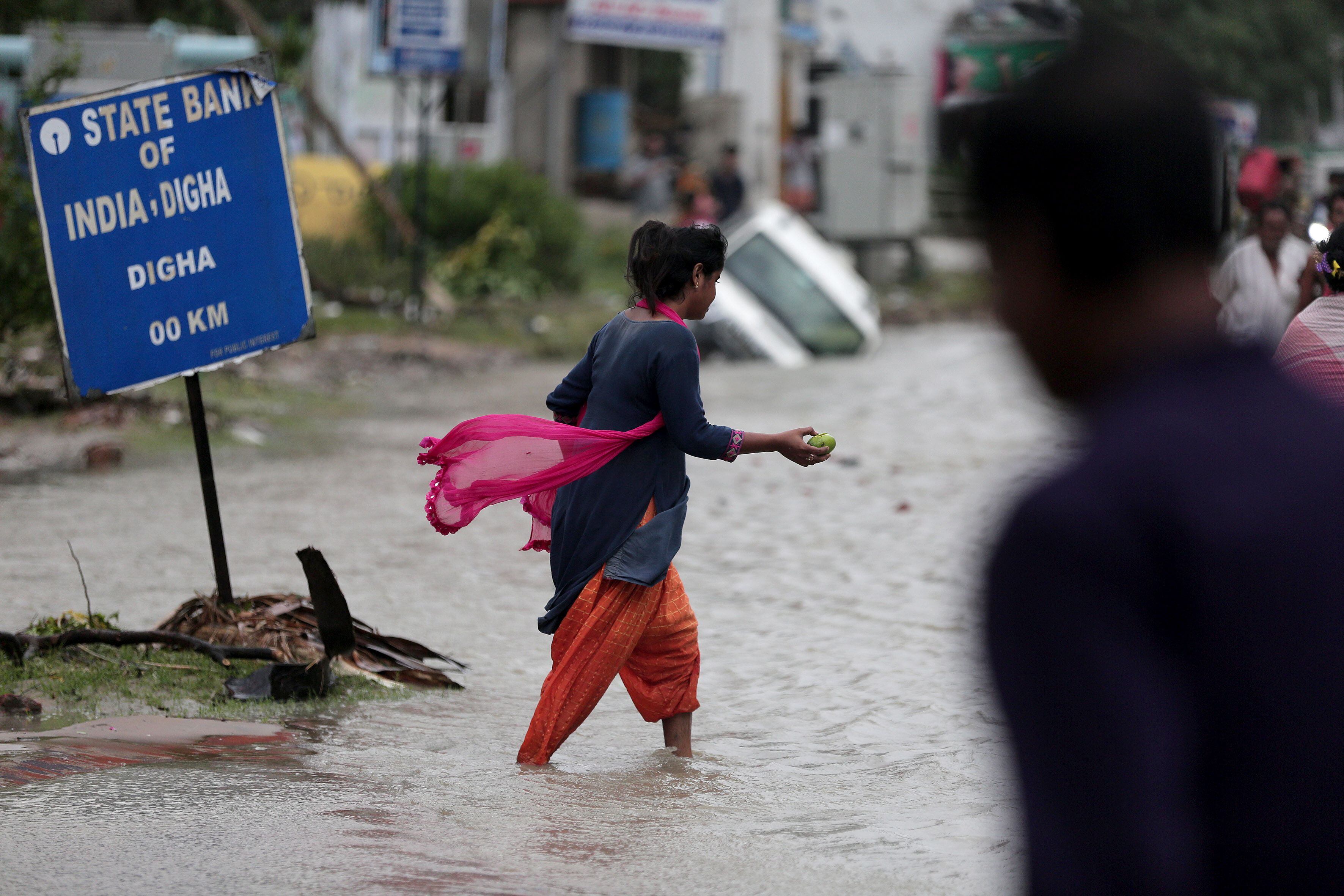 Inundaciones en la India tras el paso de un ciclón en una imagen de archivo. EFE/EPA/PIYAL ADHIKARY