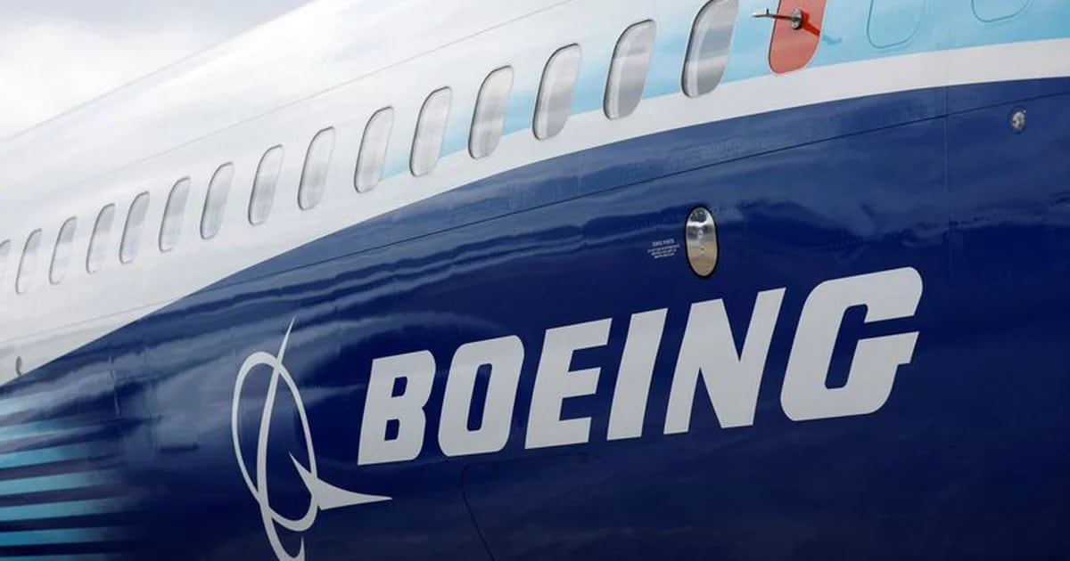 A loose patch threatens the safety of Boeing 737 MAX worldwide: immediate review ordered