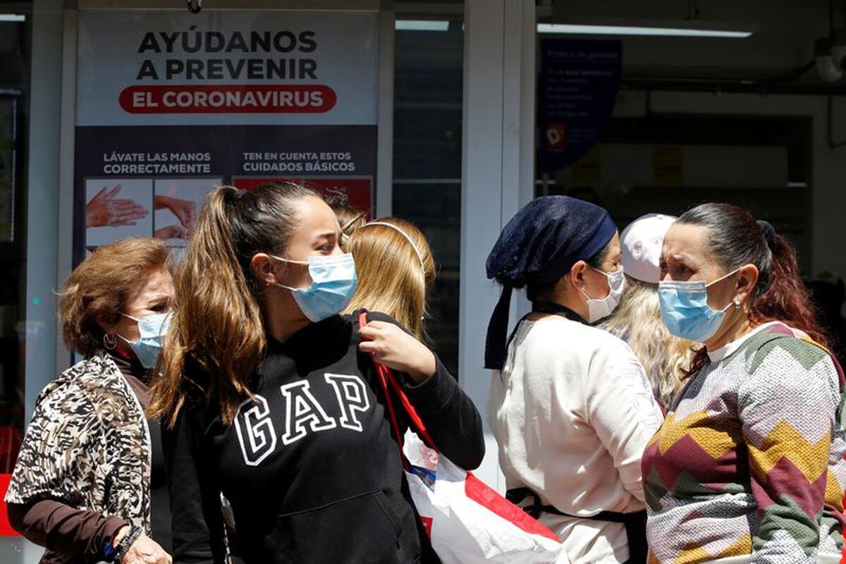 Resultado de imagen de Iván Duque, presidente de Colombia, declaró este martes el estado de emergencia en todo el territorio nacional para contrarrestar el avance del coronavirus.