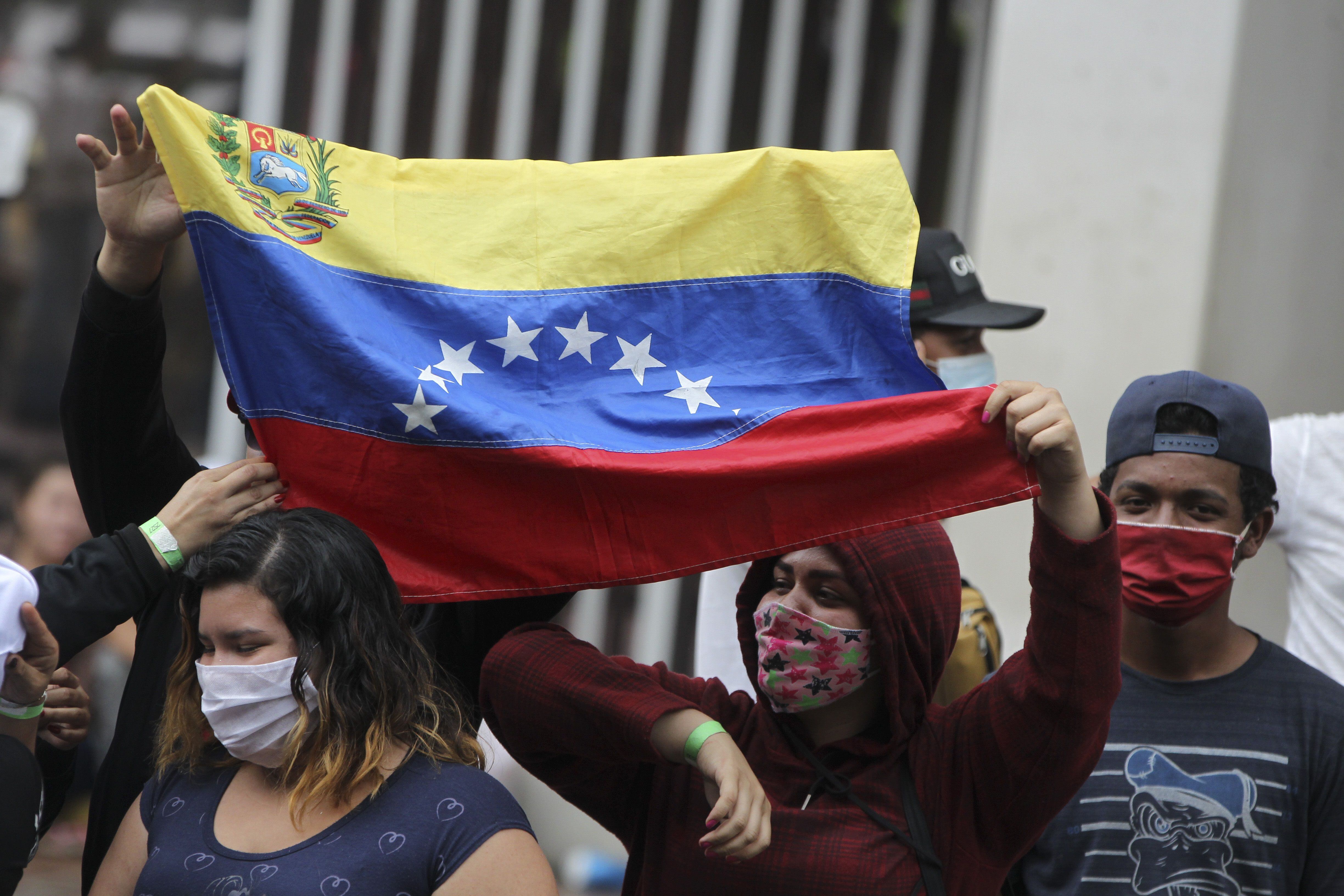Alcaldes colombianos firman un manifiesto contra la xenofobia y apoyan a los venezolanos