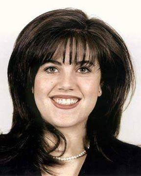 Monica Lewinsky a los 22 años, cuando comenzó a trabajar como becaria en la Casa Blanca