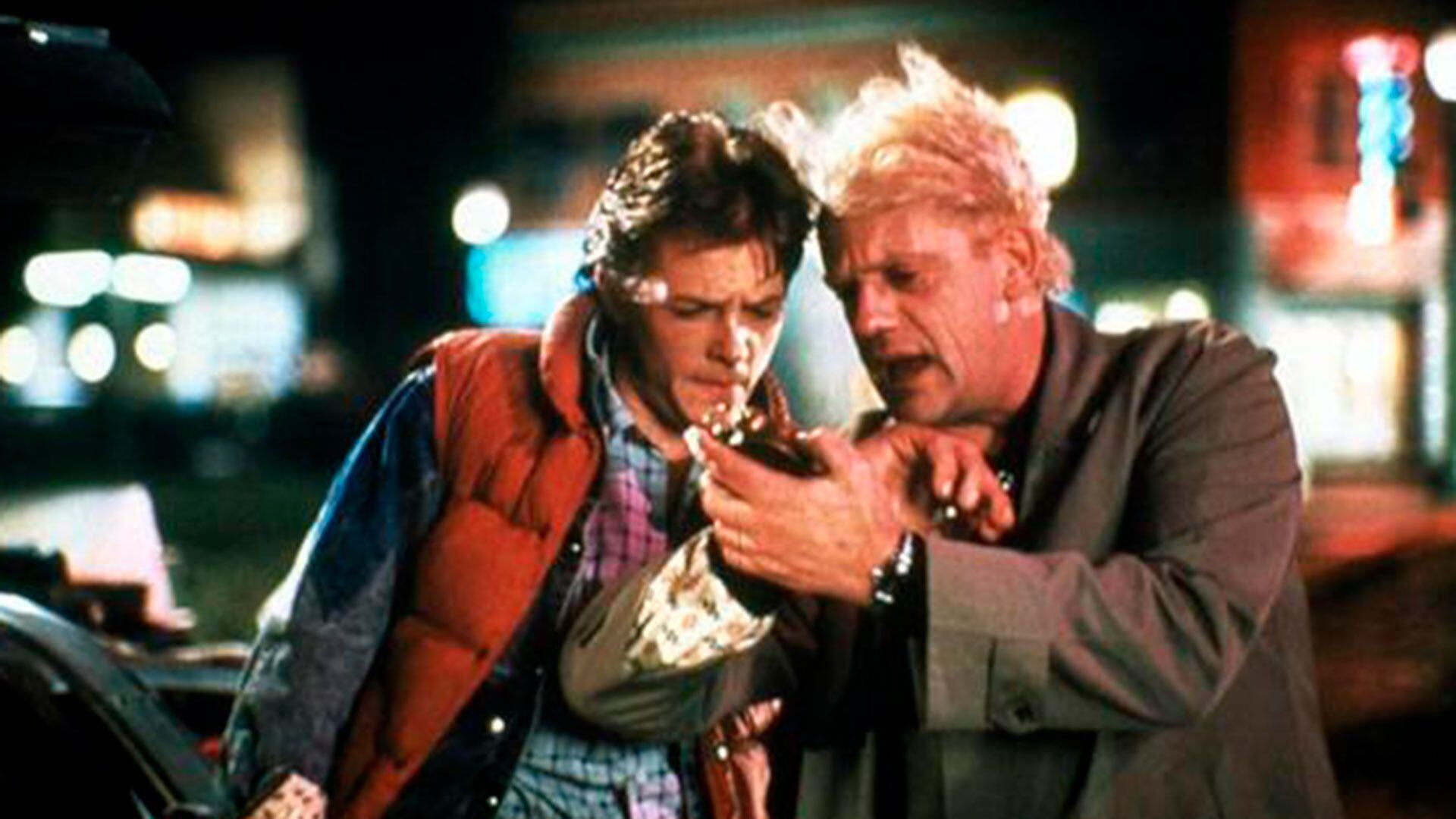 Michael Fox en Volver al futuro, tal como llegó a los cines