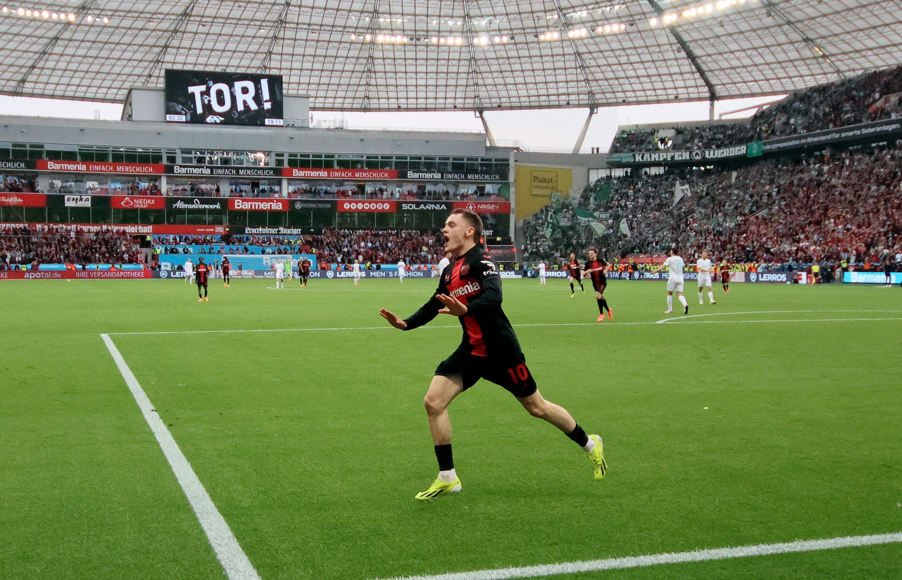 Florian Wirtz festeja su segundo gol, pero le pide tranquilidad a los hinchas (REUTERS/Wolfgang Rattay)