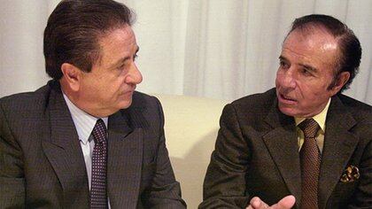 Carlos Menem y Eduardo Duhalde acordaron un singular auxilio financiero para la provincia de Buenos Aires en los noventa, con el Fondo del Conurbano (NA)