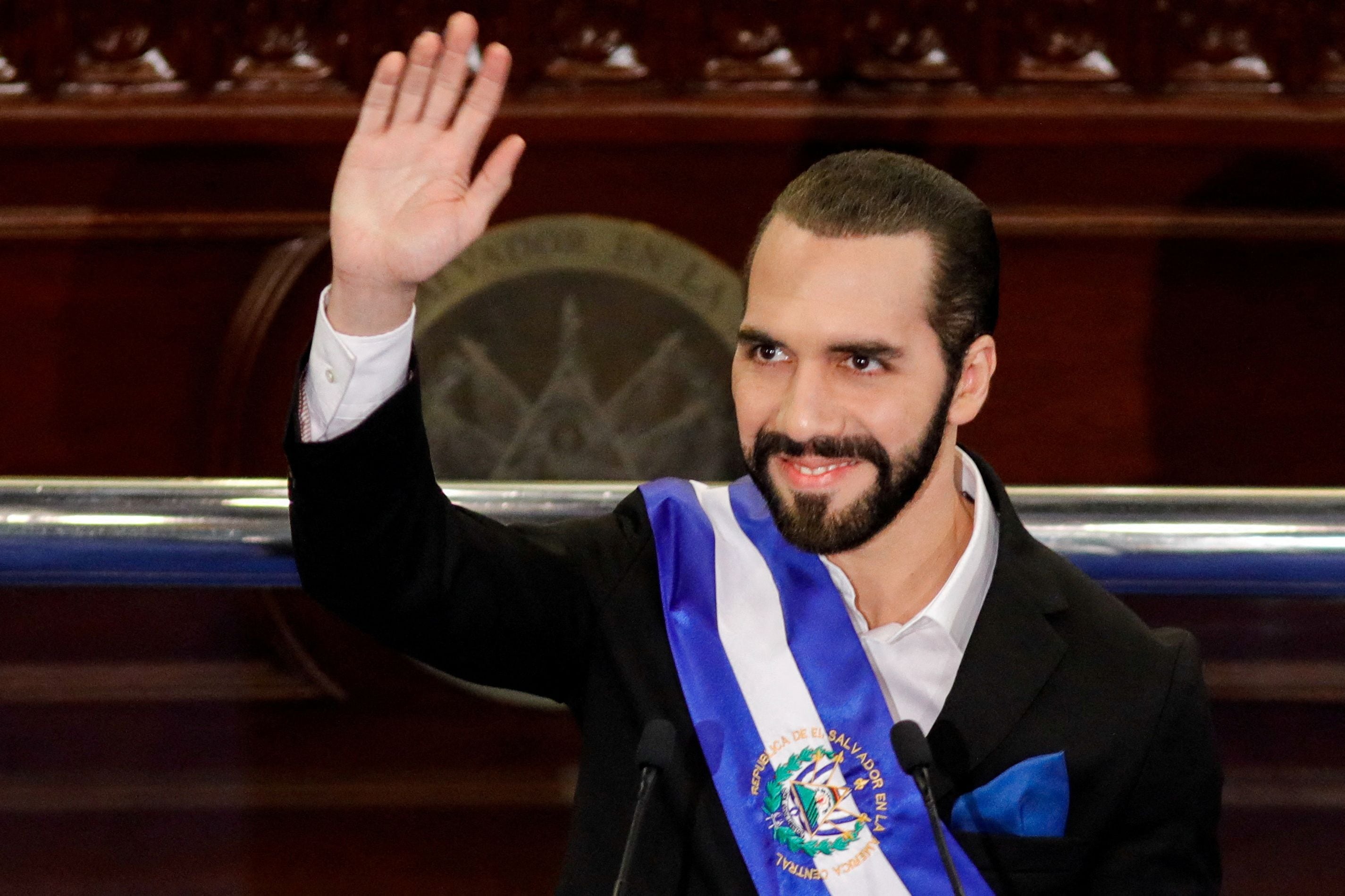 Según indicó la Fundación de Estudios para la Aplicación del Derecho (Fespad) de El Salvador, la resolución de la Sala Constitucional “carece de legitimidad constitucional”, ya que se produjo “a pesar de que la reelección presidencial está expresamente prohibida por la Constitución”. (FOTO: REUTERS)