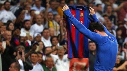 El festejo de Messi en el Santiago Bernabéu tras darle la victoria al Barcelona en El Clásico *  Reuters / Stringer Livepic