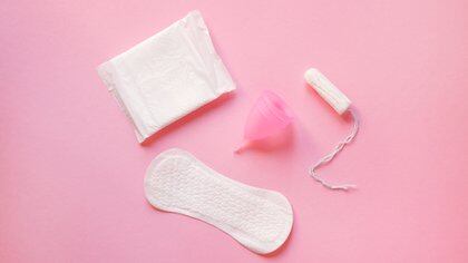 Escocia se convirtió a fines del año pasado en el primer país del mundo en aprobar por unanimidad la gratuidad de los productos de gestión menstrual (Shutterstock)