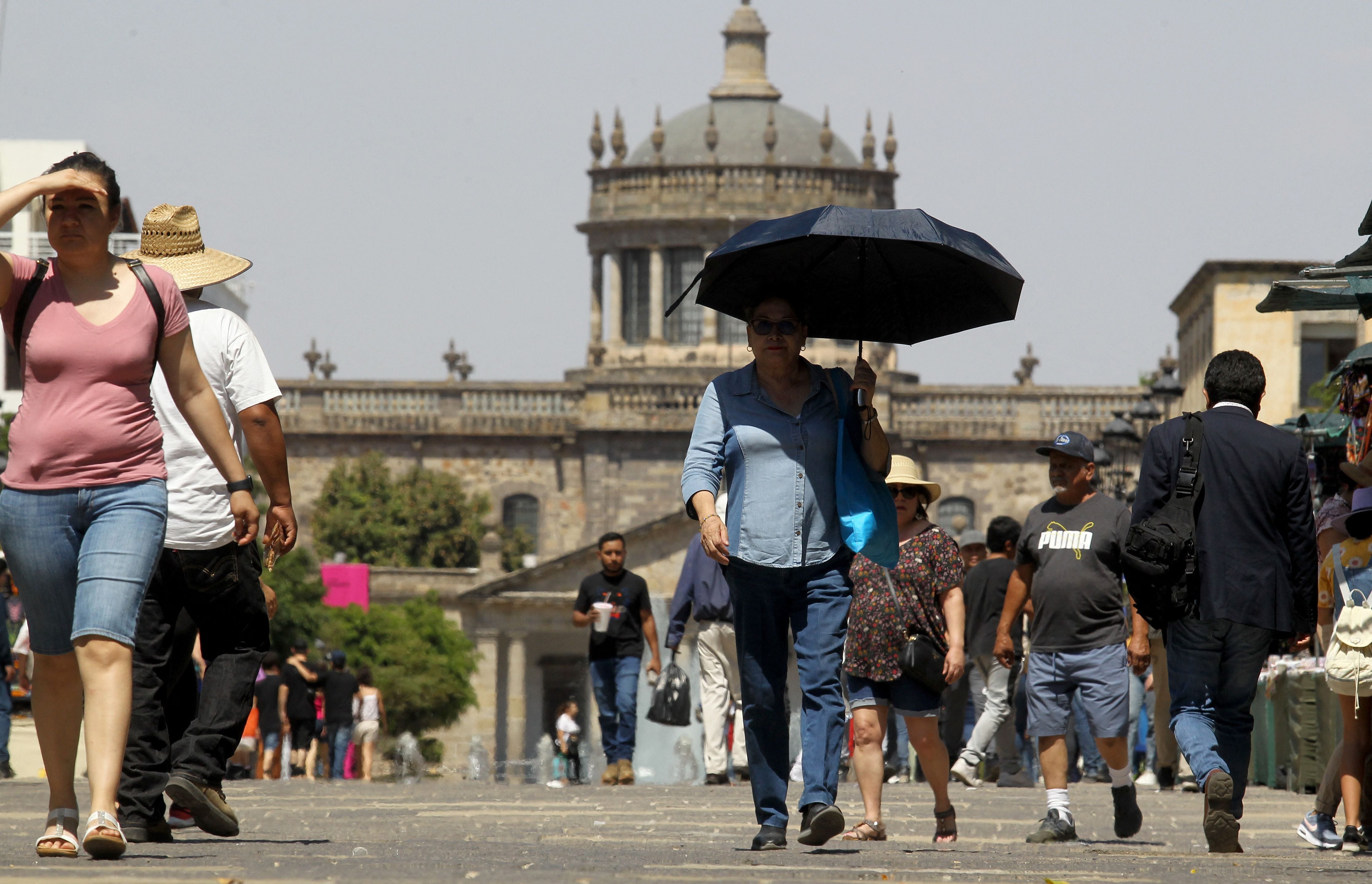 Calor rompe récord de muertes en México con más de 30 en todo el país