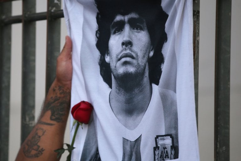 El homenaje del presidente de Francia por la muerte de Diego Armando Maradona en una emotiva carta