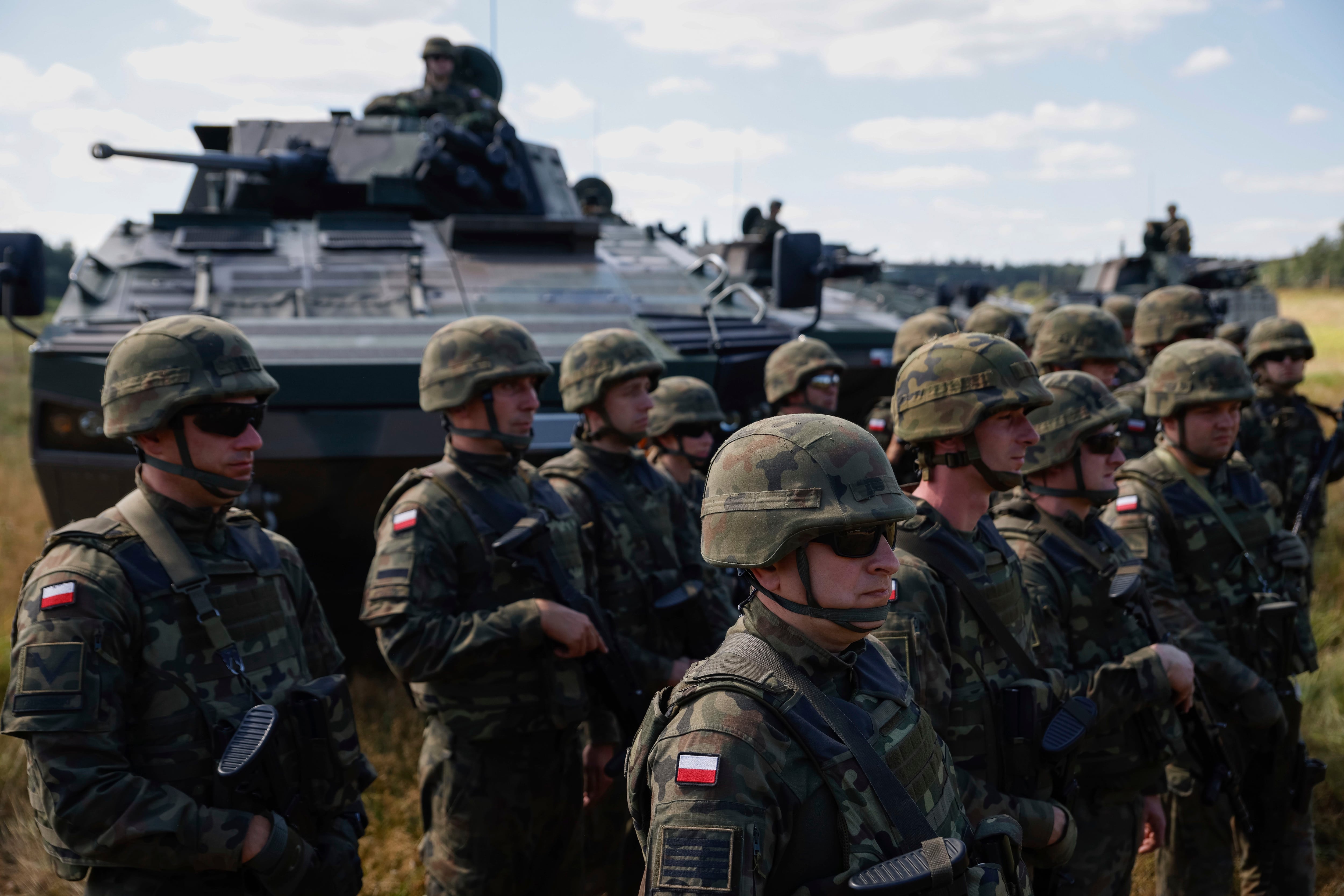 Polonia prevé reforzar su frontera oriental con Bielorrusia, aliada de Moscú, con “alrededor” de 10.000 soldados. (AP)