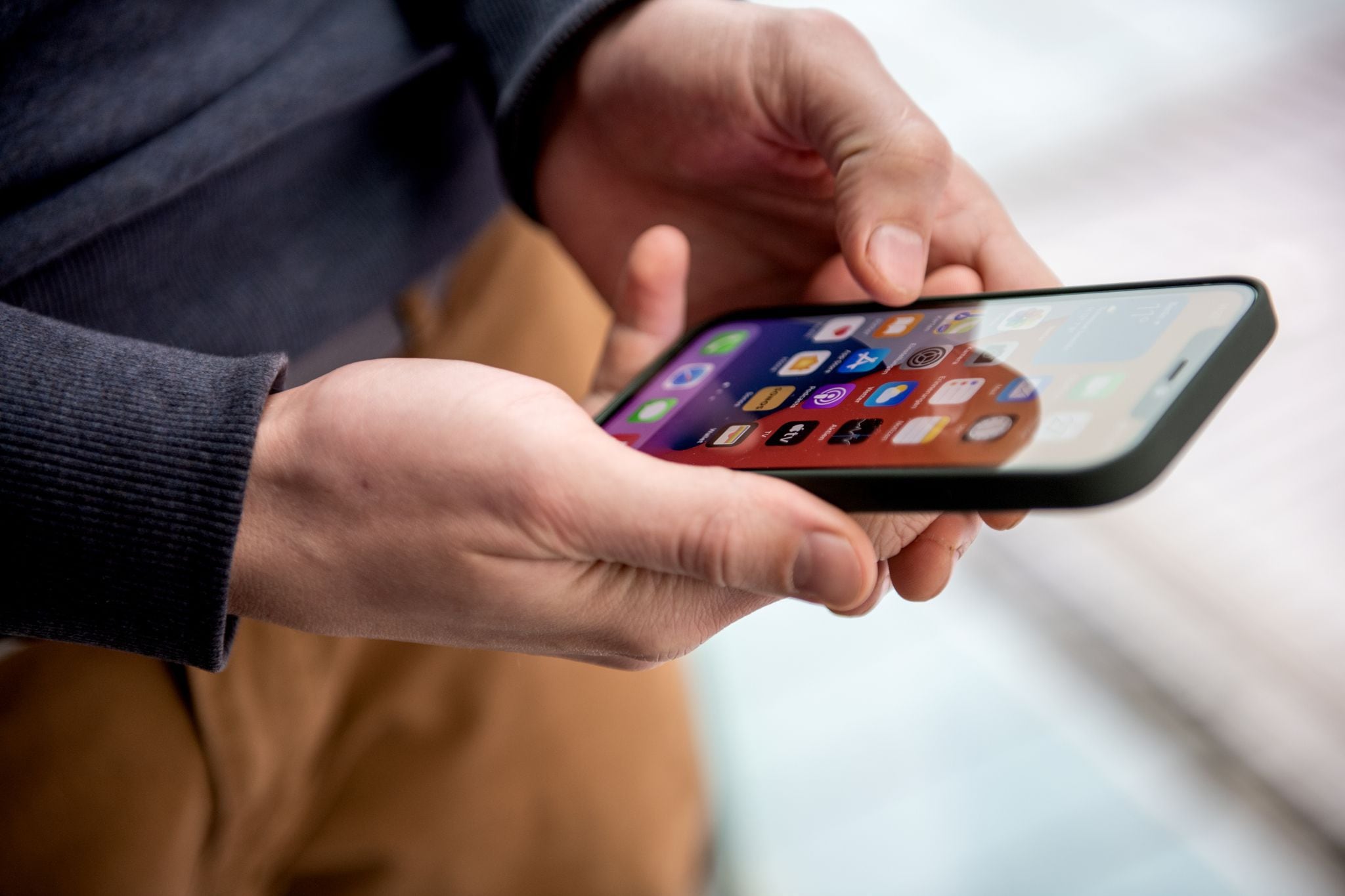 Los usuarios de iPhone 15 que hagan zoom en un objeto podrían escuchar su voz con menos volumen de audio.