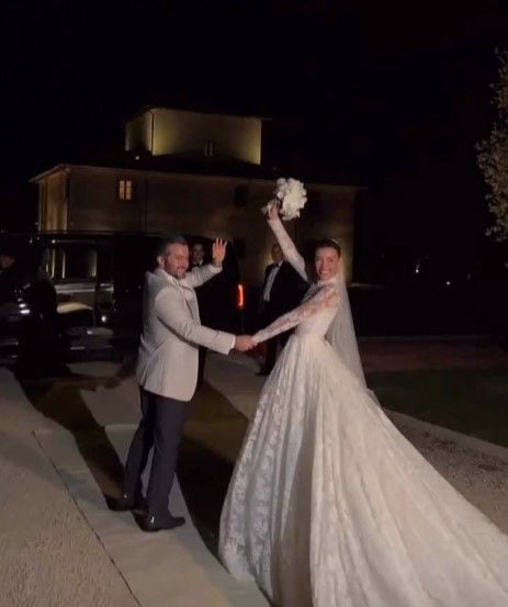 Ślub odbył się w ekskluzywnym hotelu we Włoszech, poprzedni ślub odbył się w Hiszpanii, a trzeci kierunek jest nieznany (Instagram/@amartehstaelfinlm)
